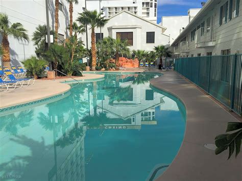 Don laughlin riverside hotel - Save. The north tower rooms have a balcony with the ability to see the river. South tower has a. Patio door but no balcony. Either Mountain View or river view depending on which side you get. Otherwise the rooms are comparable. Report …
